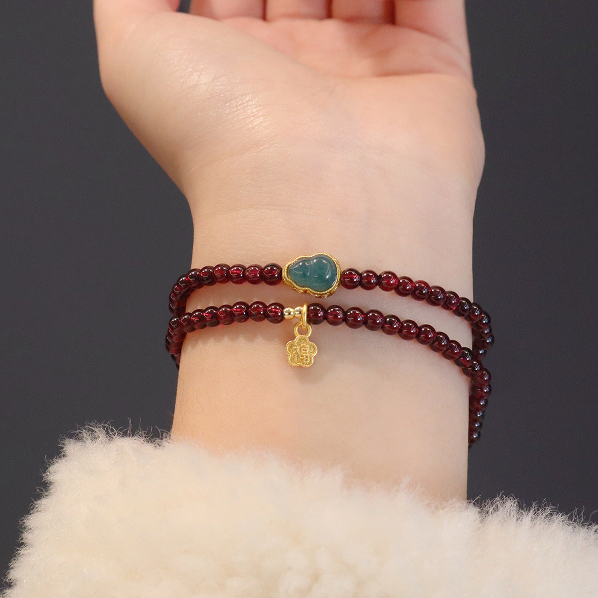 Natural Garnet Bracelet Women's Double Circle Wine Red Clean Body genuine goods Blue Water Emerald