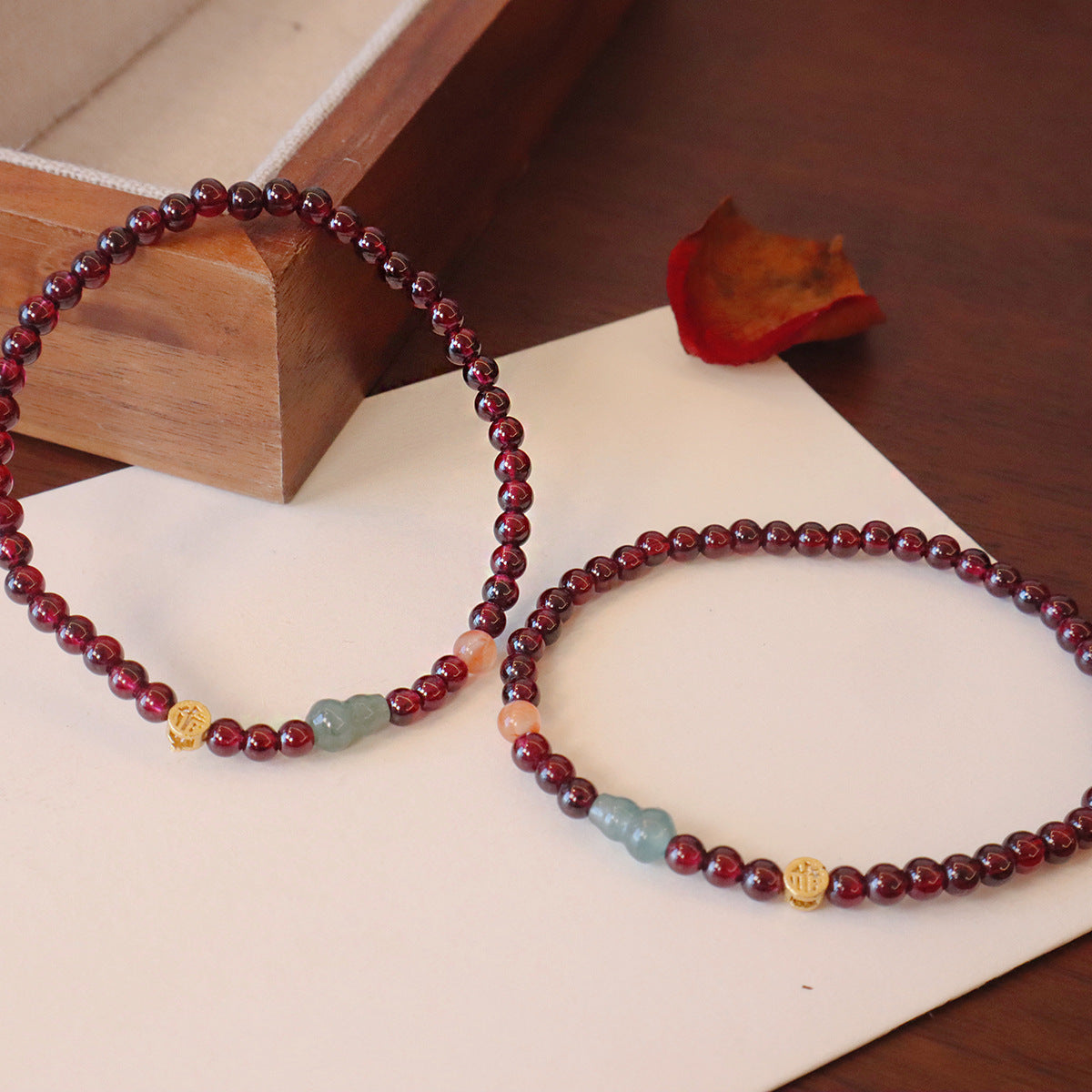 Natural Garnet Bracelet Women's Double Circle Wine Red Clean Body genuine goods Blue Water Emerald