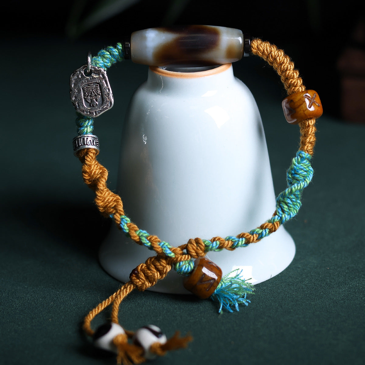 Custom Hand-Woven Paste-Covered Tiger Tooth Beads Bracelet Hand-Woven Jewelry Ethnic Style