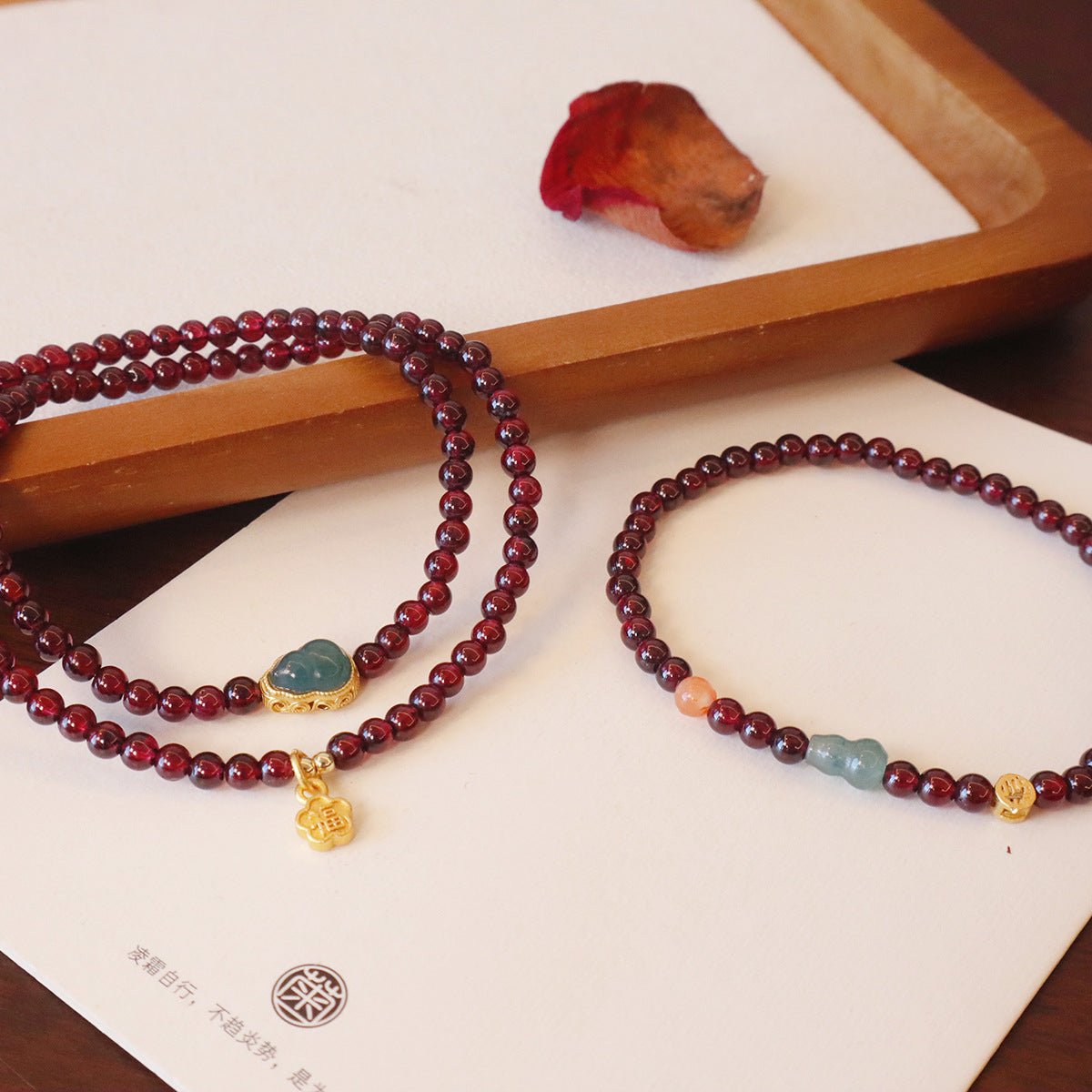 Natural Garnet Bracelet Women's Double Circle Wine Red Clean Body genuine goods Blue Water Emerald