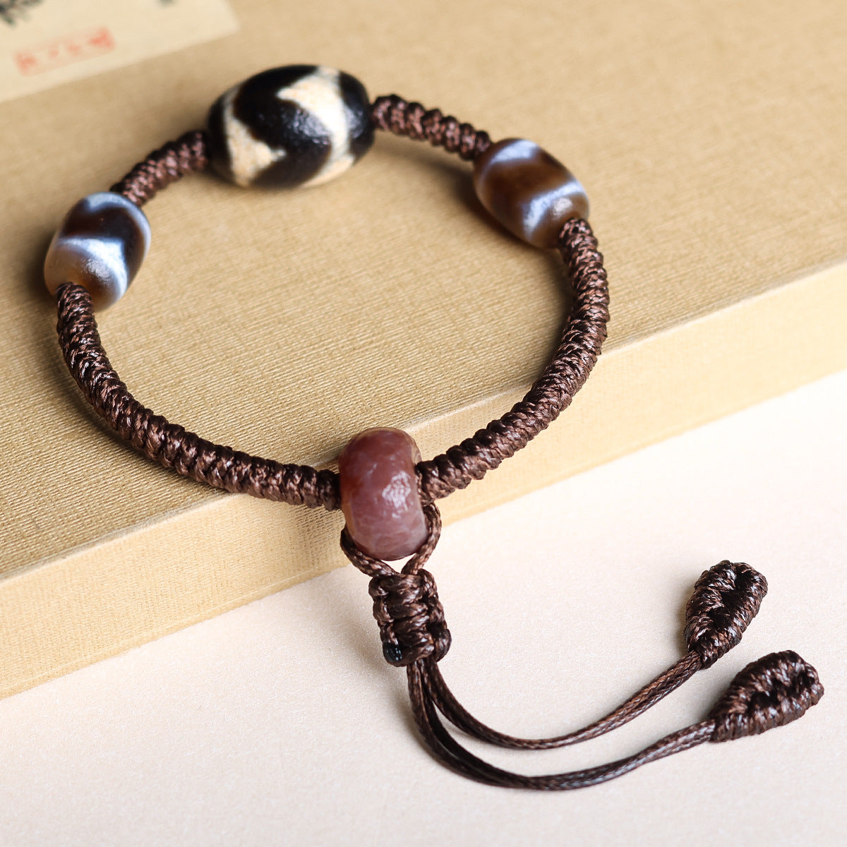 Custom Hand-Woven Paste-Covered Tiger Tooth Beads Bracelet Hand-Woven Jewelry Ethnic Style