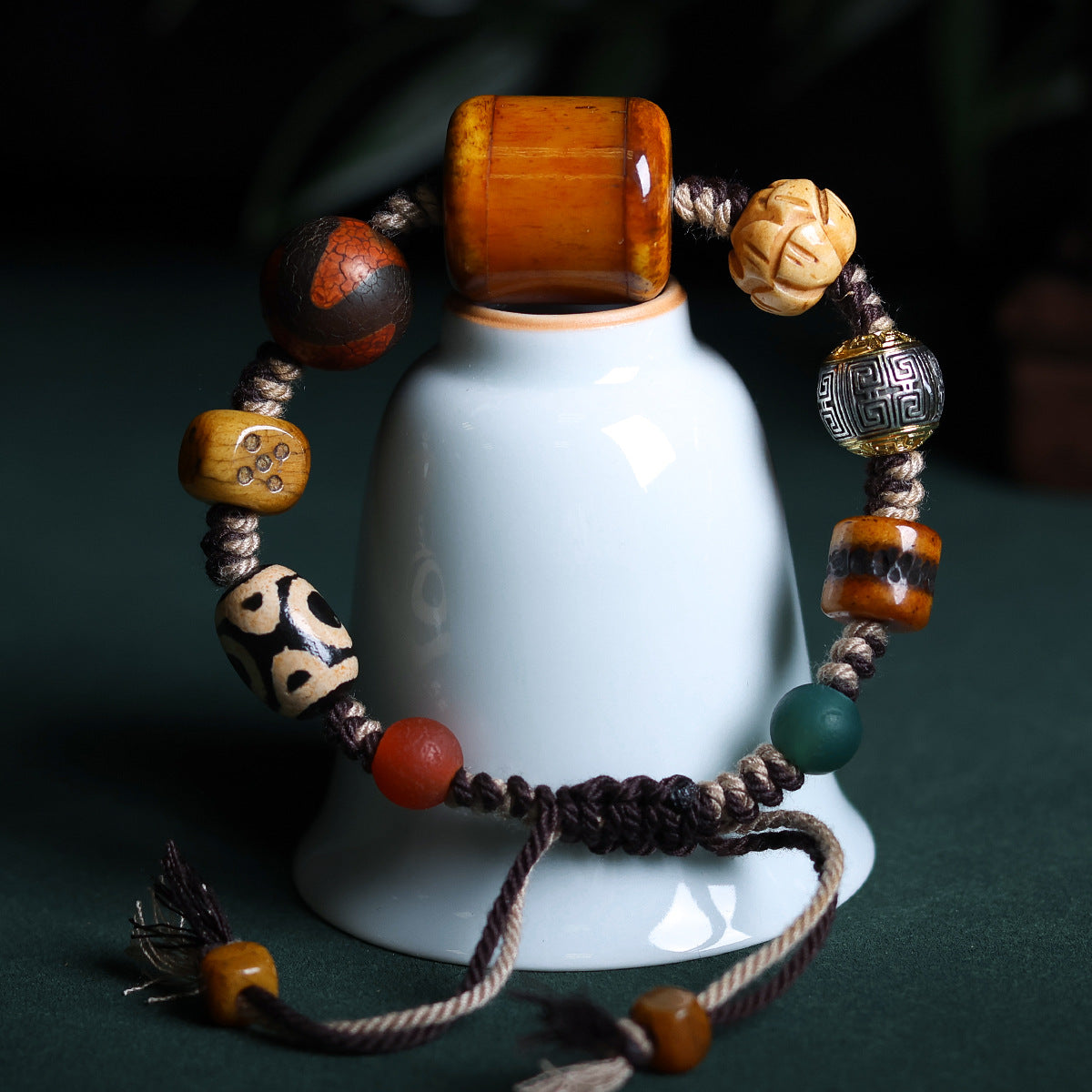 Custom Hand-Woven Paste-Covered Tiger Tooth Beads Bracelet Hand-Woven Jewelry Ethnic Style