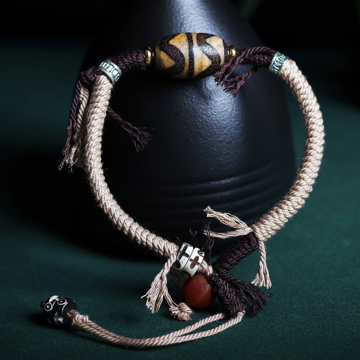 Custom Hand-Woven Paste-Covered Tiger Tooth Beads Bracelet Hand-Woven Jewelry Ethnic Style